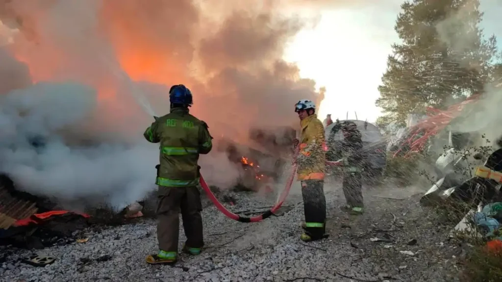Incendio en bodega de CFE en Tuxtla Gutiérrez: 21 vehículos quemados por pastizales